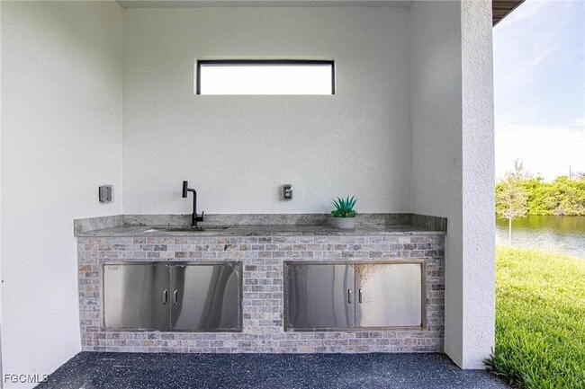 Building Photo - 829 NW 29th Ave