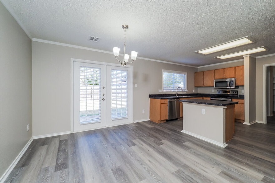 Building Photo - 10116 Chapel Glen Ter