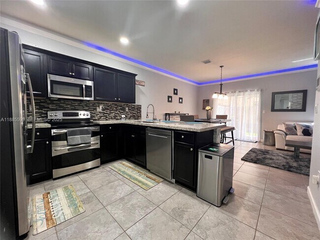 Building Photo - 159 SE 34th Ave