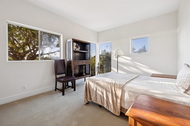 Building Photo - 20 Gilmartin Dr