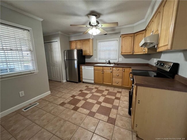 Building Photo - 718 Dandridge Dr