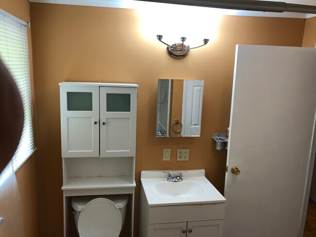 Building Photo - 101 Cochran Ln