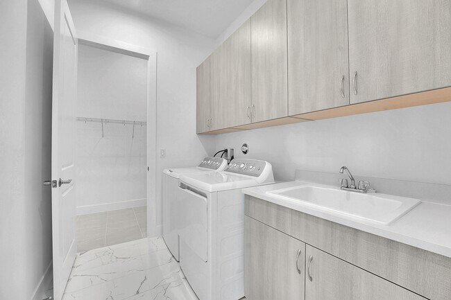 Building Photo - 9533 St Germain Dr