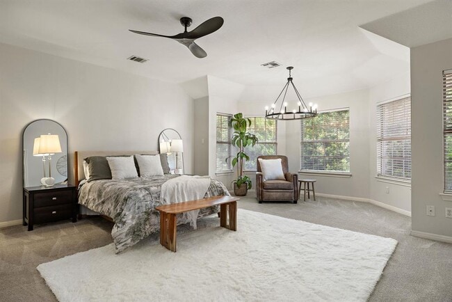 Building Photo - 2114 Hilton Head Dr