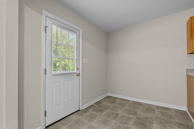 Building Photo - Charming 3-Bed 3.5-Bath Near Campbell University