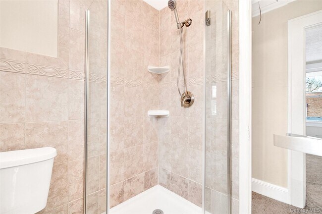 Building Photo - 98 S Main St