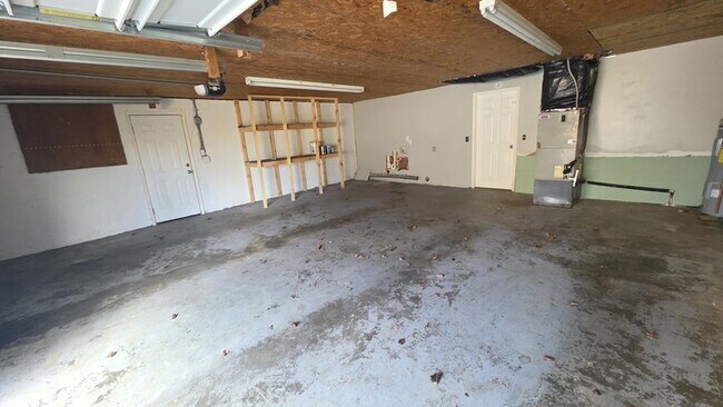 Building Photo - Beautiful Home Now For Lease