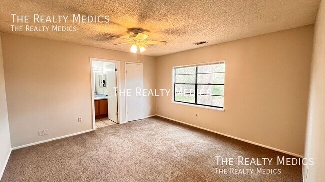 Building Photo - 3257 Dudley Dr