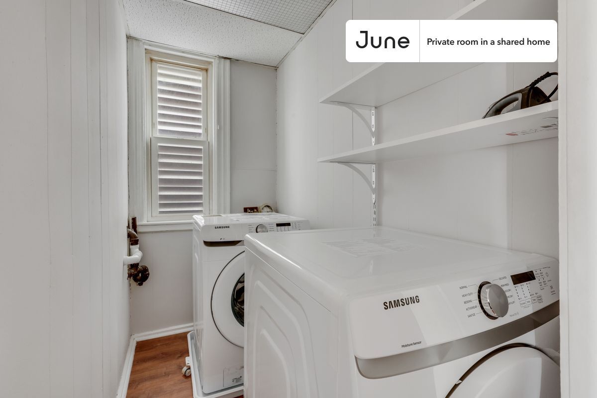 Building Photo - Room in Shared 3 bed/1 bath home