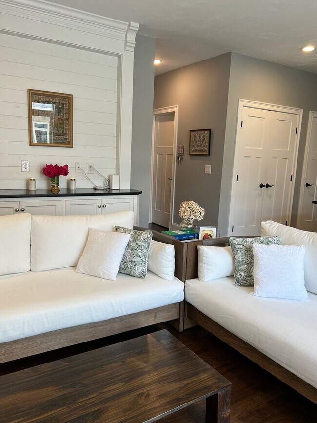 Building Photo - Charming 2BR House in Norfolk