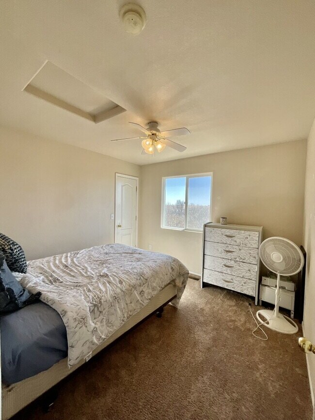 Building Photo - "Spacious 3-Bed with bonus room Sanctuary with 2.5 Baths in Fountain, CO – Your Serene Retreat Aw...