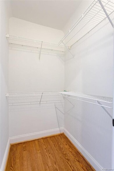 Building Photo - 15 E Kirby St