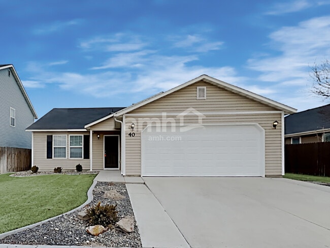 Building Photo - 40 N Amanda Dr