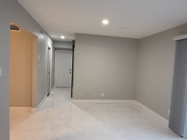 Building Photo - Remodeled Pool Home Located in the Very Desirable Bay Crest Park Waterfront Community