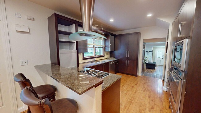 Building Photo - 1625 N Union St