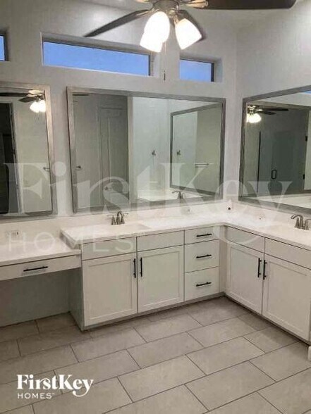 Building Photo - 19731 W Jackson St