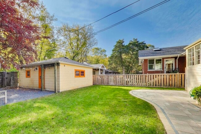 Building Photo - 1020 Harvard Terrace