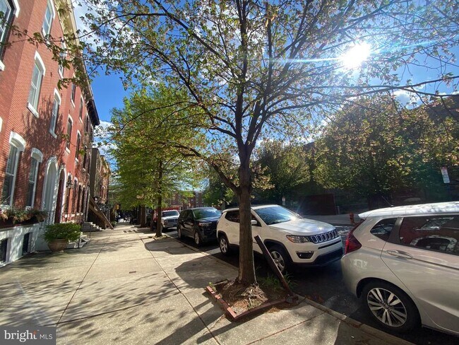 Building Photo - 711 Corinthian Ave