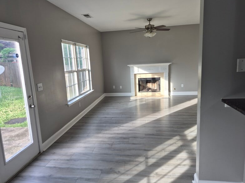 Building Photo - 3914 Spearmint Ln NW