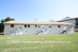 Building Photo - 912 Morrow Rd
