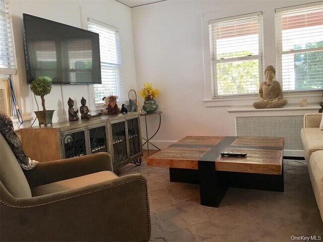 Building Photo - 86 Brown Rd