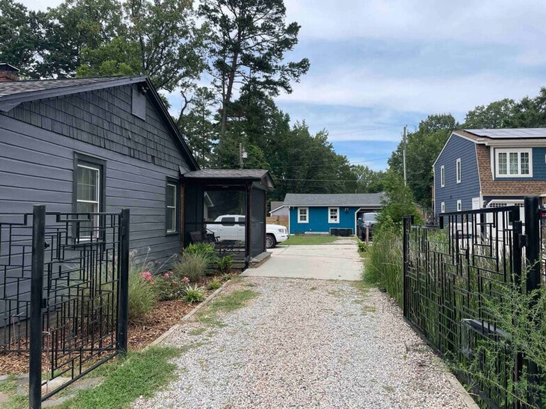 Building Photo - 4105 Dinglewood Ave