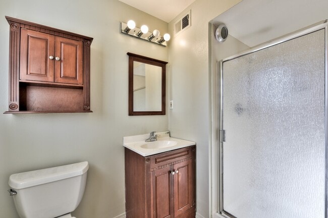 Building Photo - Light filled home+ Pet Friendly + Deck+ Lo...