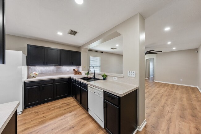 Building Photo - 7826 Chervil Ln