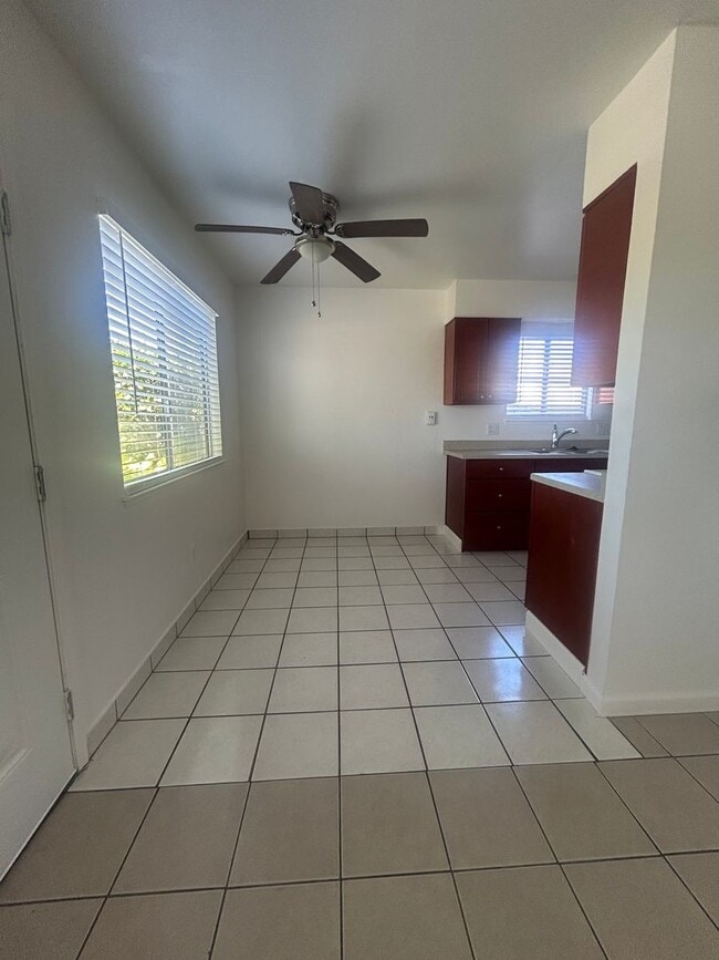 Building Photo - 108g