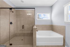 Building Photo - 5435 Mirror Lake Dr