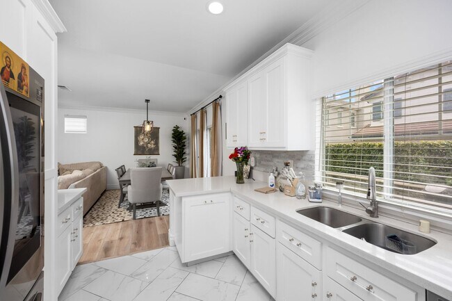 Building Photo - Beautiful 4-Bedroom Chino Home