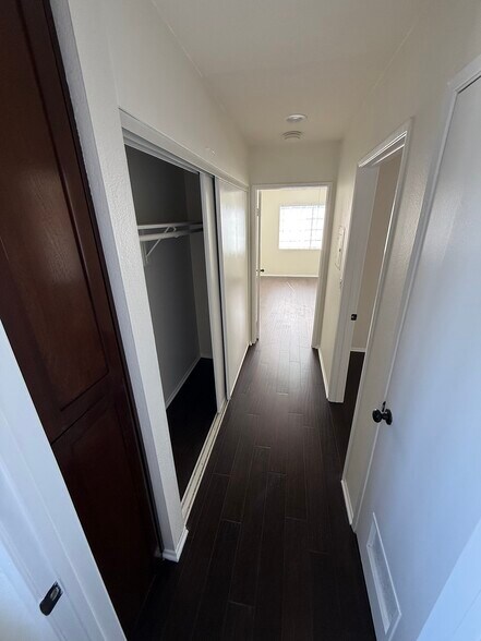 Building Photo - 1357 Armadale Ave