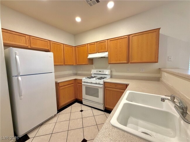 Building Photo - 8824 Rambling Rock Ct