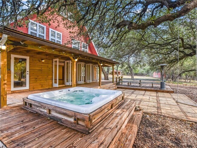 Building Photo - 515 Wimberley Oaks Dr