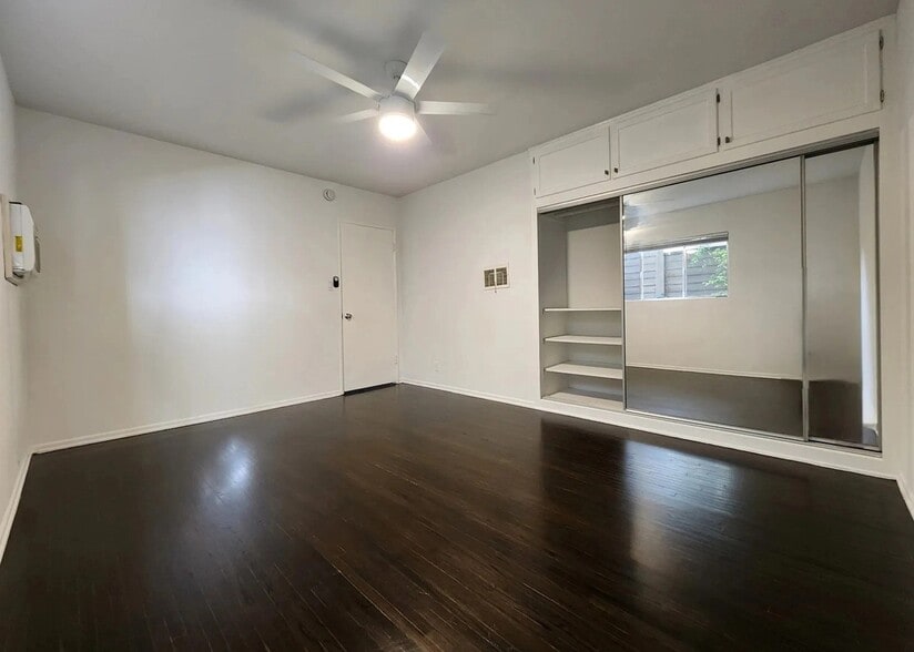 Building Photo - 1940 S Beverly Glen Blvd