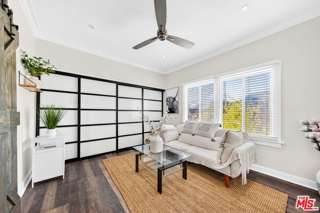 Building Photo - 5919 Lexington Ave