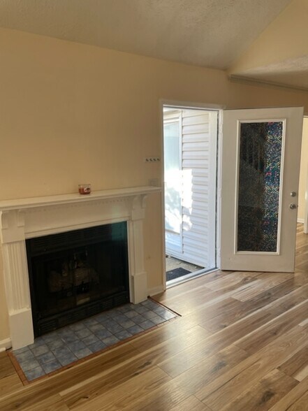 Building Photo - 1609 Homestead Trl