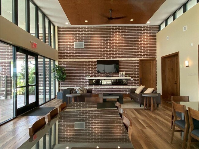 Building Photo - 8019 Glenlloyd Ave