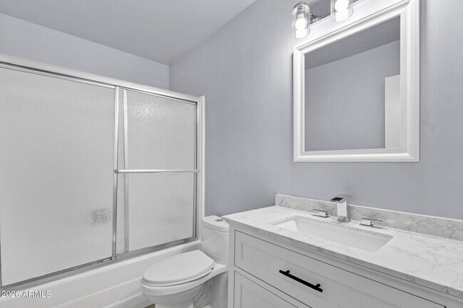 Building Photo - 14 E Hermosa Dr