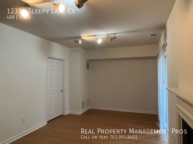 Building Photo - 12334 Sleepy Lake Ct