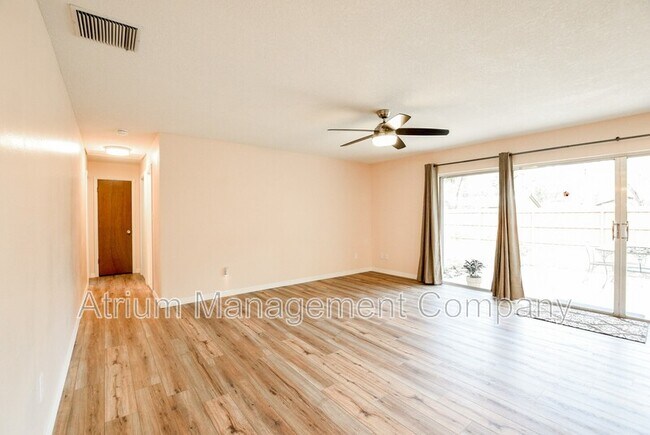 Building Photo - 1318 Kewannee Trail