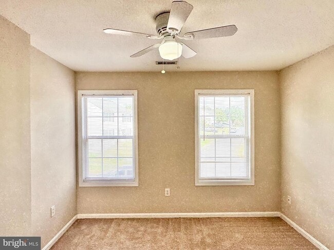 Building Photo - 9 Kimberly Dr