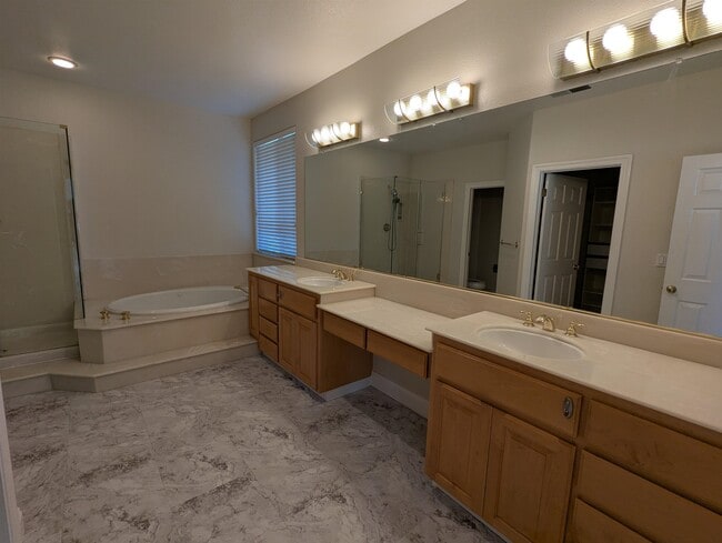 Building Photo - 3326 Camillo Ct