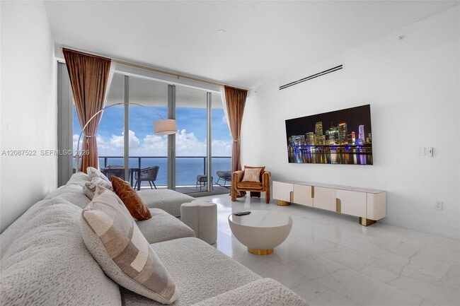 Building Photo - 15701 Collins Ave