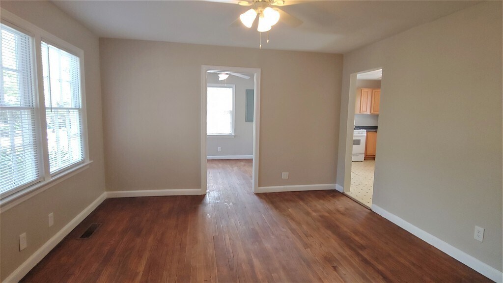 Building Photo - 4433 Highland Rd