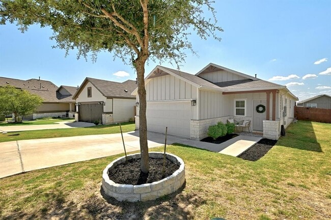 Building Photo - 126 Silktassel Way