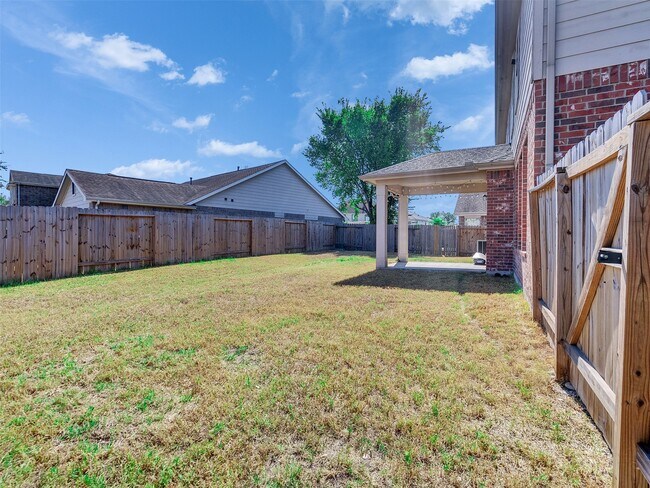 Building Photo - 29650 Legends Green Dr