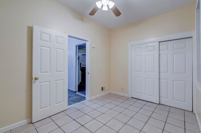 Building Photo - 295 Avenue C
