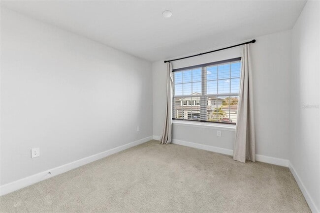 Building Photo - 14031 Crimson Ave