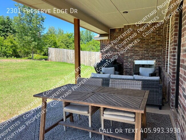Building Photo - 2301 Preserve Edge Dr
